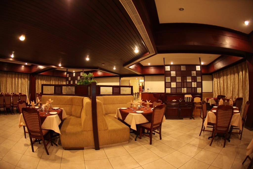 Hotel Rathna Residency Коимбаторе Екстериор снимка