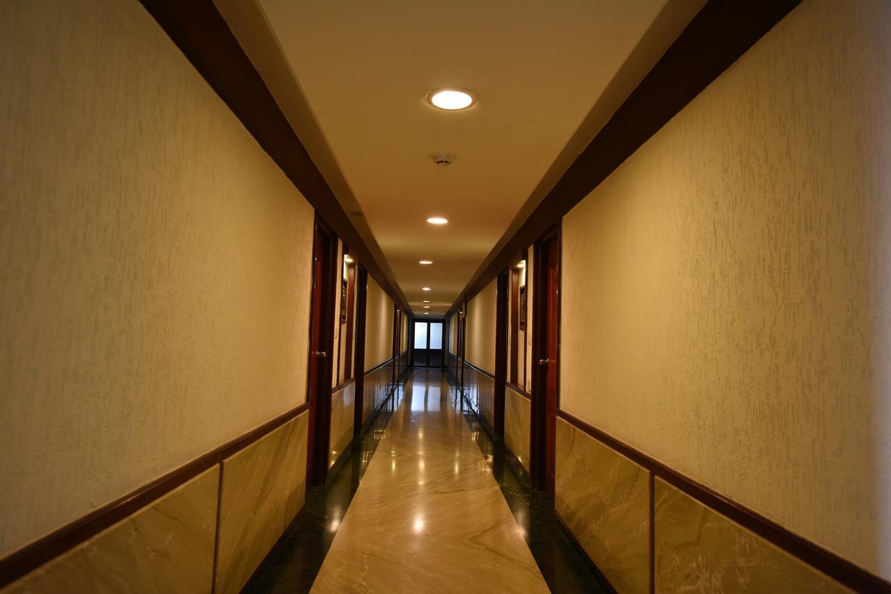 Hotel Rathna Residency Коимбаторе Екстериор снимка