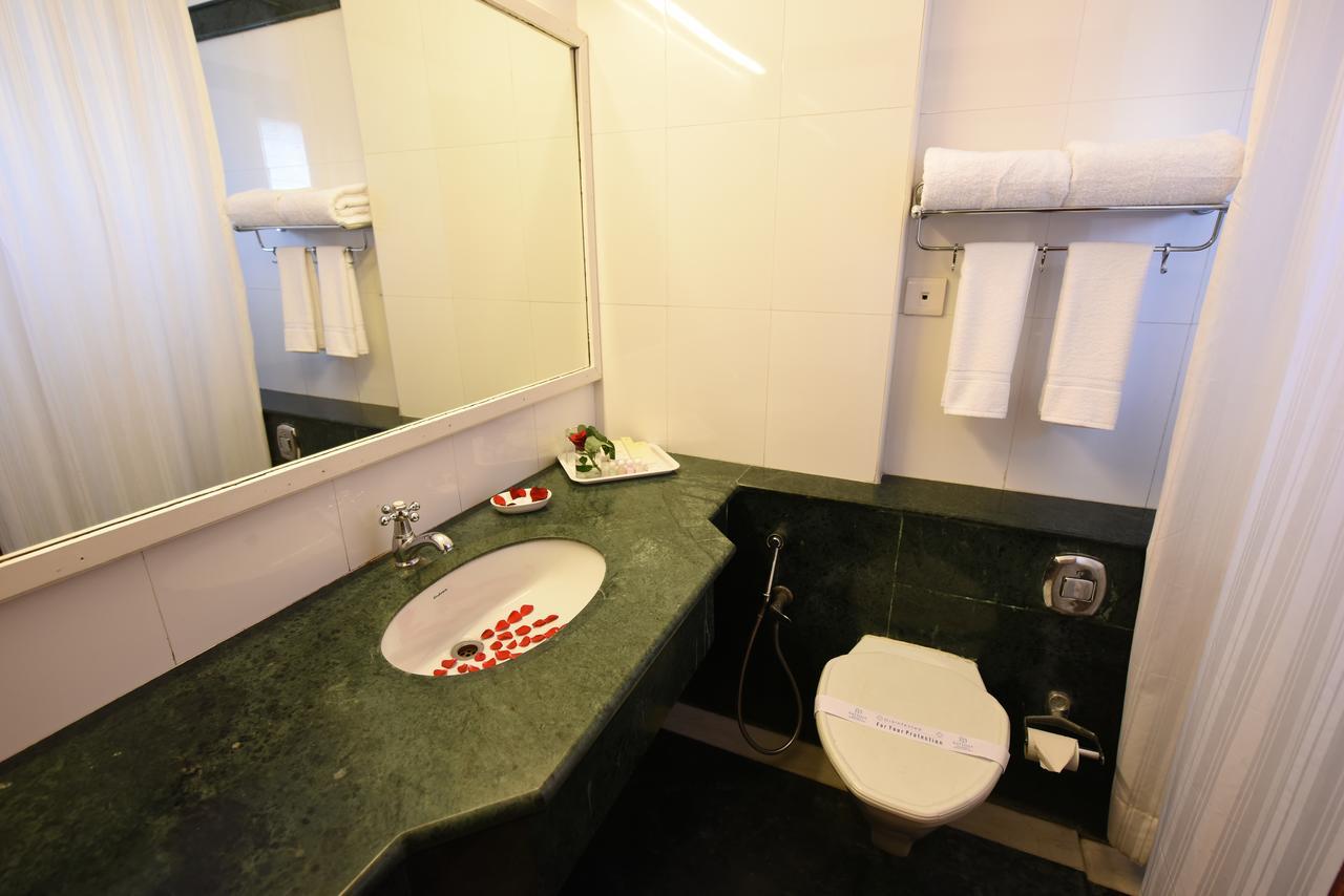 Hotel Rathna Residency Коимбаторе Екстериор снимка