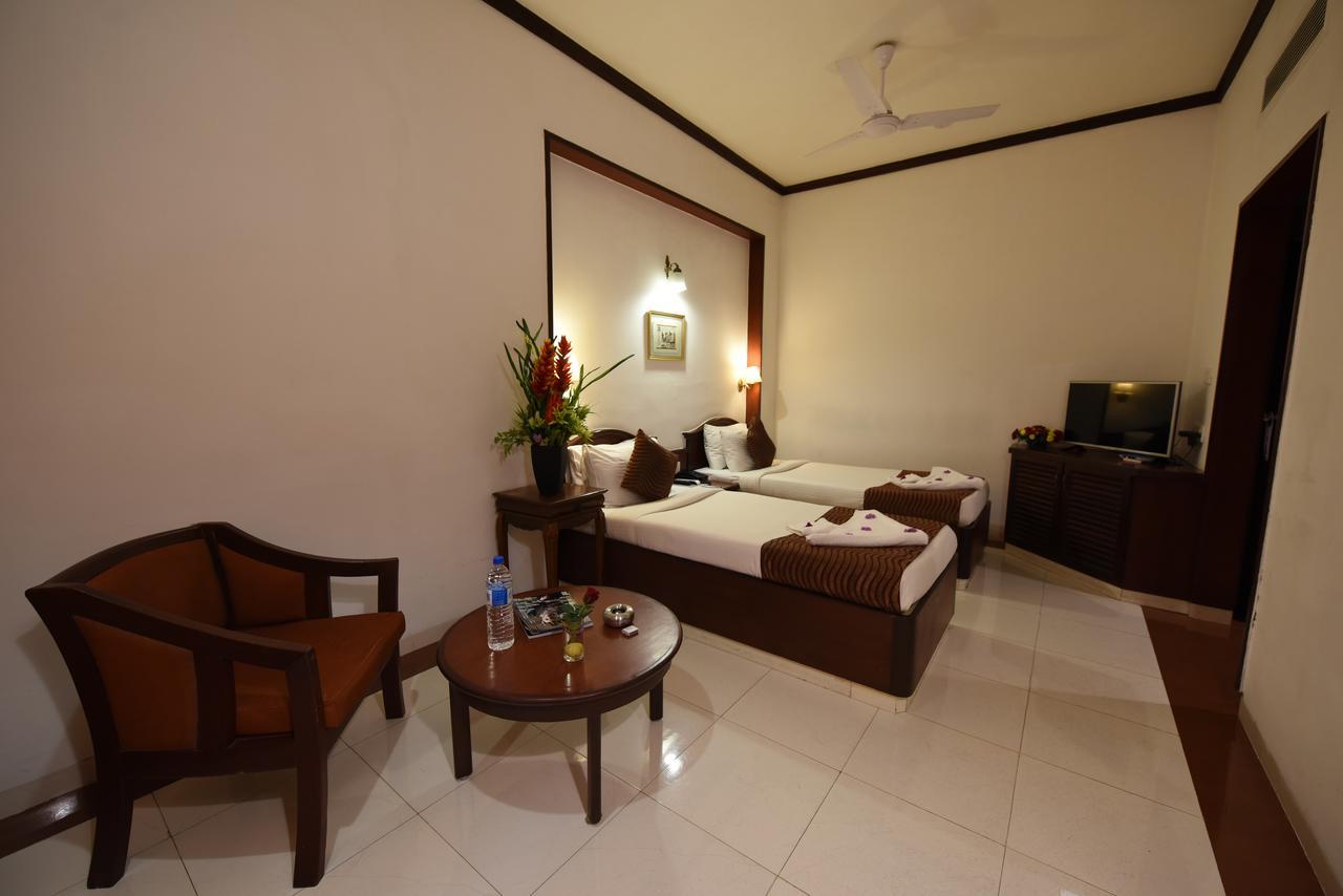 Hotel Rathna Residency Коимбаторе Екстериор снимка