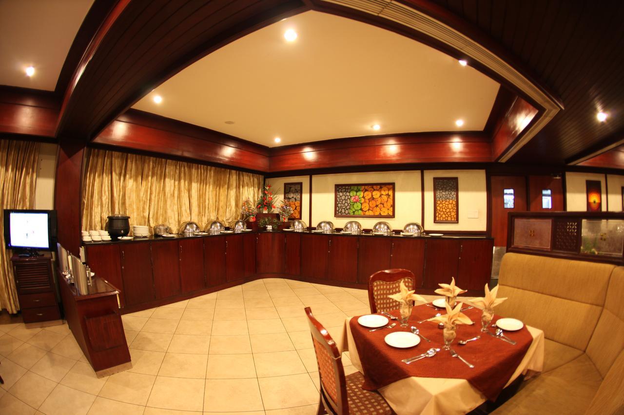 Hotel Rathna Residency Коимбаторе Екстериор снимка