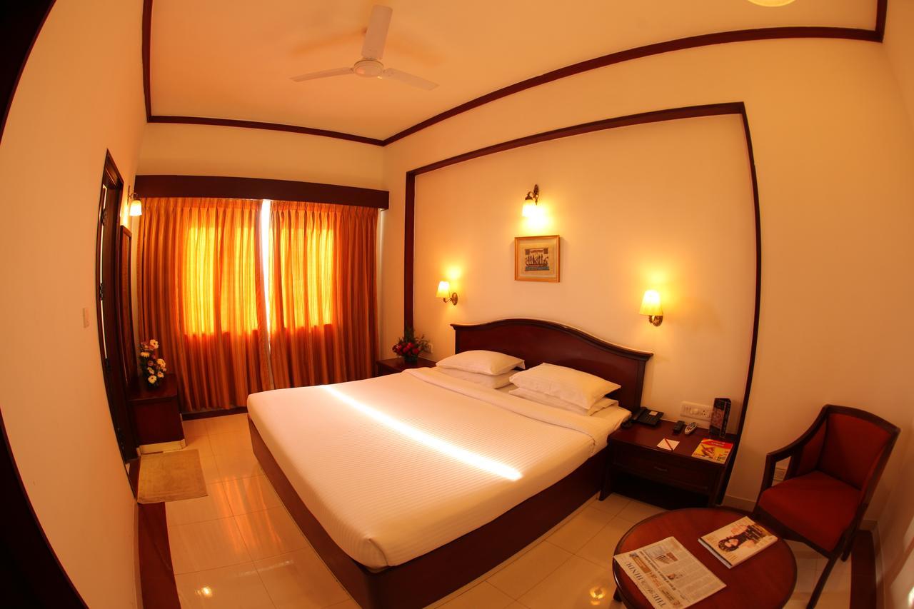Hotel Rathna Residency Коимбаторе Стая снимка