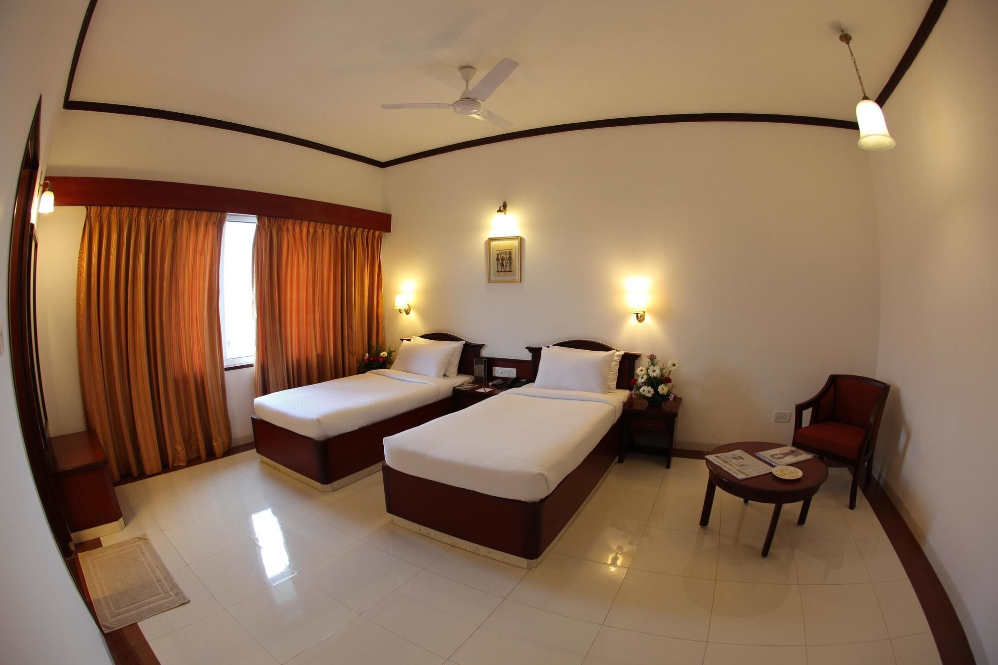 Hotel Rathna Residency Коимбаторе Екстериор снимка