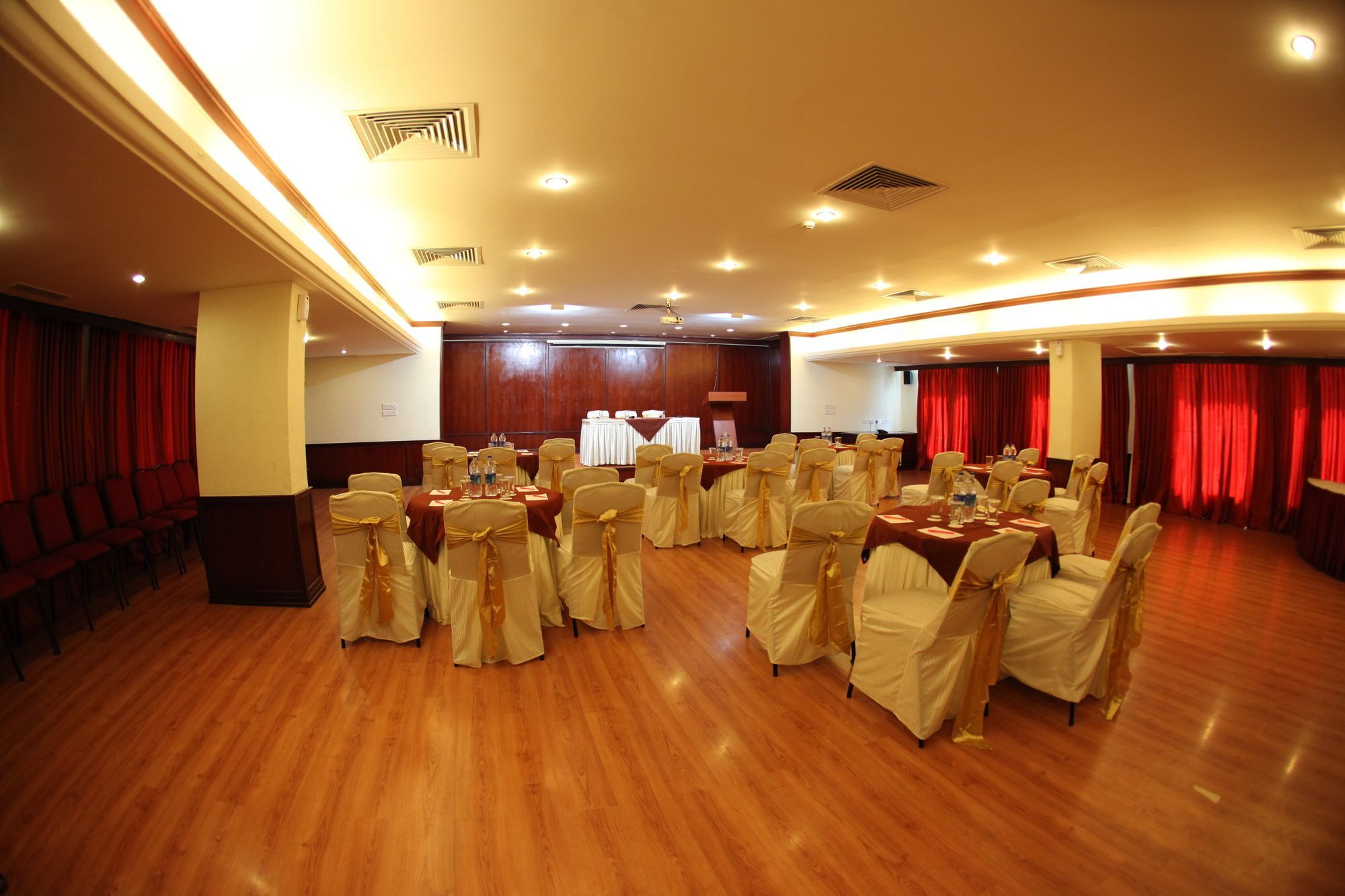 Hotel Rathna Residency Коимбаторе Екстериор снимка
